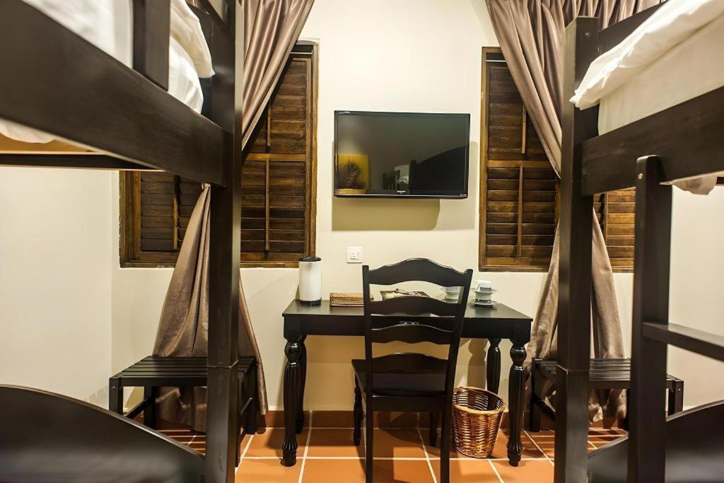 Armenian Suite Hotel George Town Exterior photo