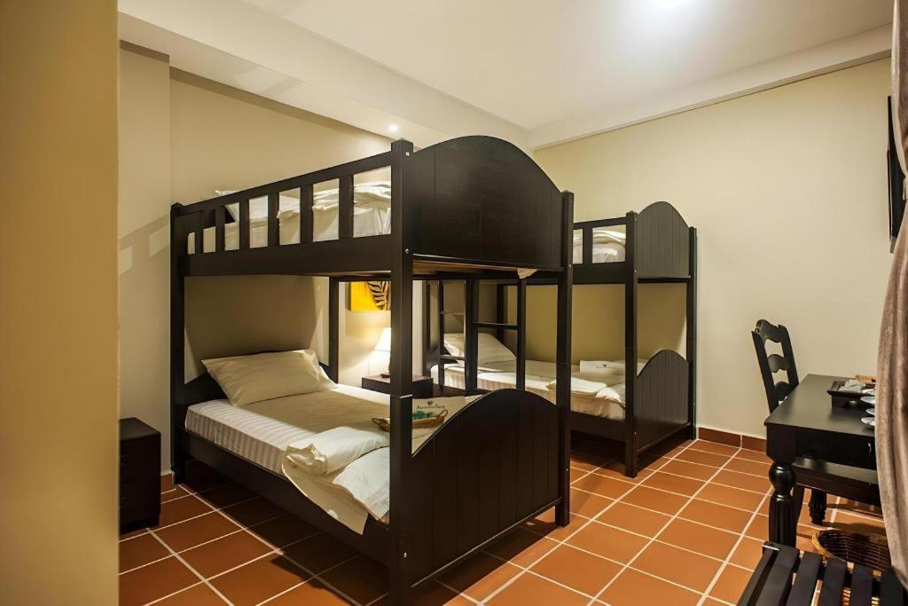 Armenian Suite Hotel George Town Exterior photo